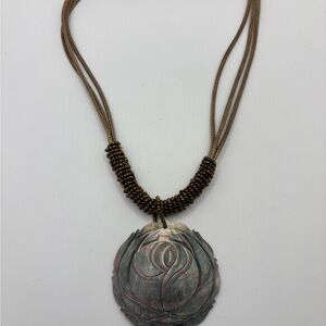 Elegant Shell Pendant Necklace